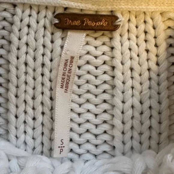 Free People Chunky Knit Sweetheart Sweater Size Small - Picture 6 of 9